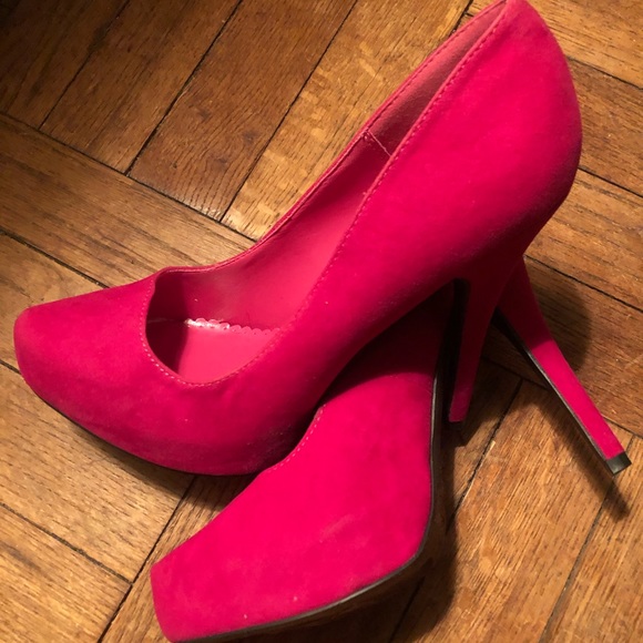 hot pink heels size 5